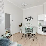 City Center Apartment Dessewffy Apartament