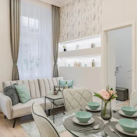 City Center Apartment Dessewffy *